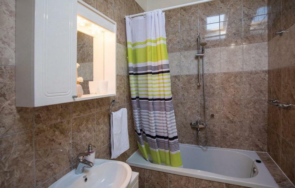 Apartman Sutalo Komarna Exterior photo